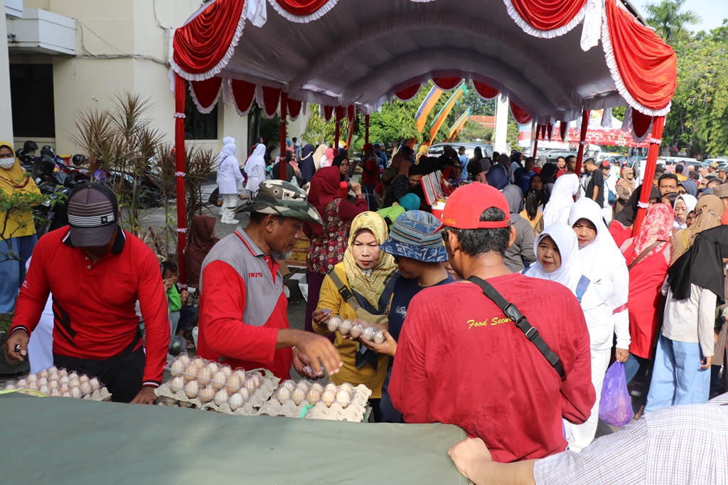 Pelaksanaan Gerakan Pangan Murah di Hari Jadi Kabupaten Grobogan ke-298